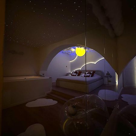 Moon Room, Nuit Insolite - Ollioules Toulon Var Eksteriør bilde