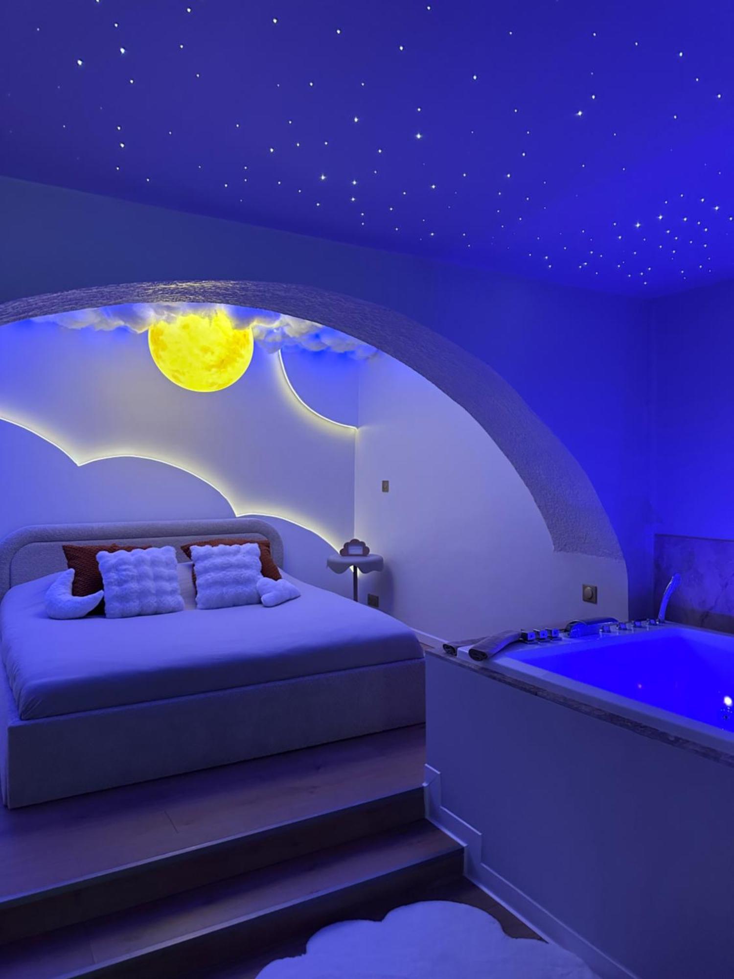 Moon Room, Nuit Insolite - Ollioules Toulon Var Eksteriør bilde
